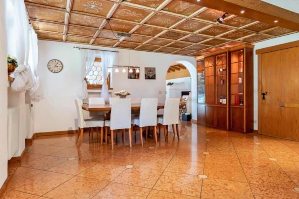 Whole Villa Munich, Alps View, Quiet And Spacious เฟลด์เคอร์เคน-เวสต์ตาฮัม ภายนอก รูปภาพ