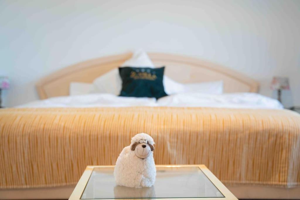 Whole Villa Munich, Alps View, Quiet And Spacious เฟลด์เคอร์เคน-เวสต์ตาฮัม ภายนอก รูปภาพ