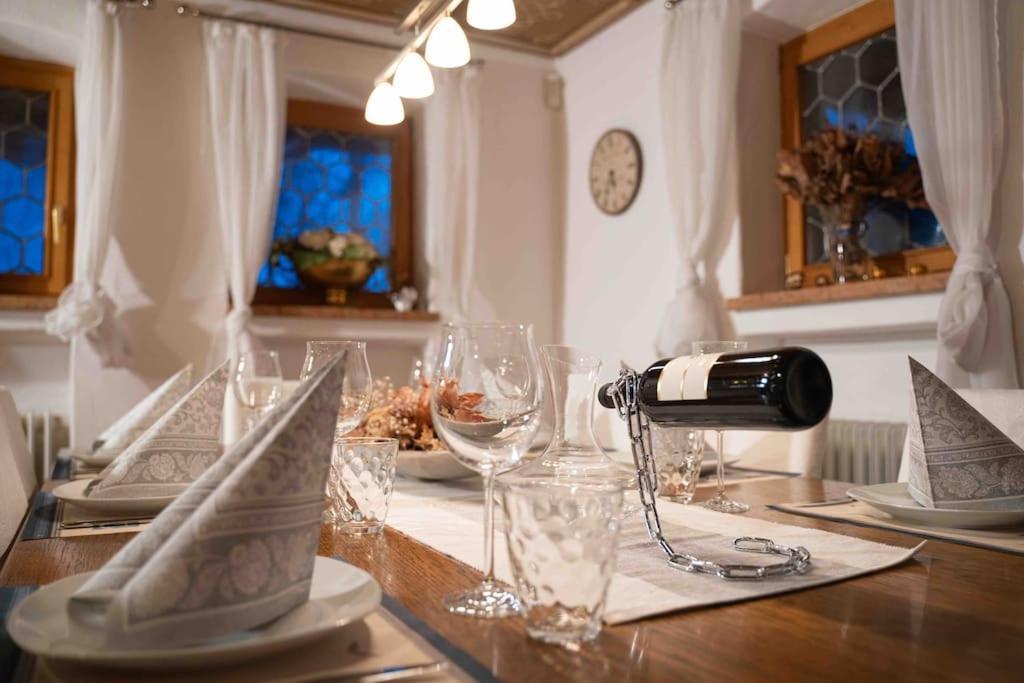Whole Villa Munich, Alps View, Quiet And Spacious เฟลด์เคอร์เคน-เวสต์ตาฮัม ภายนอก รูปภาพ
