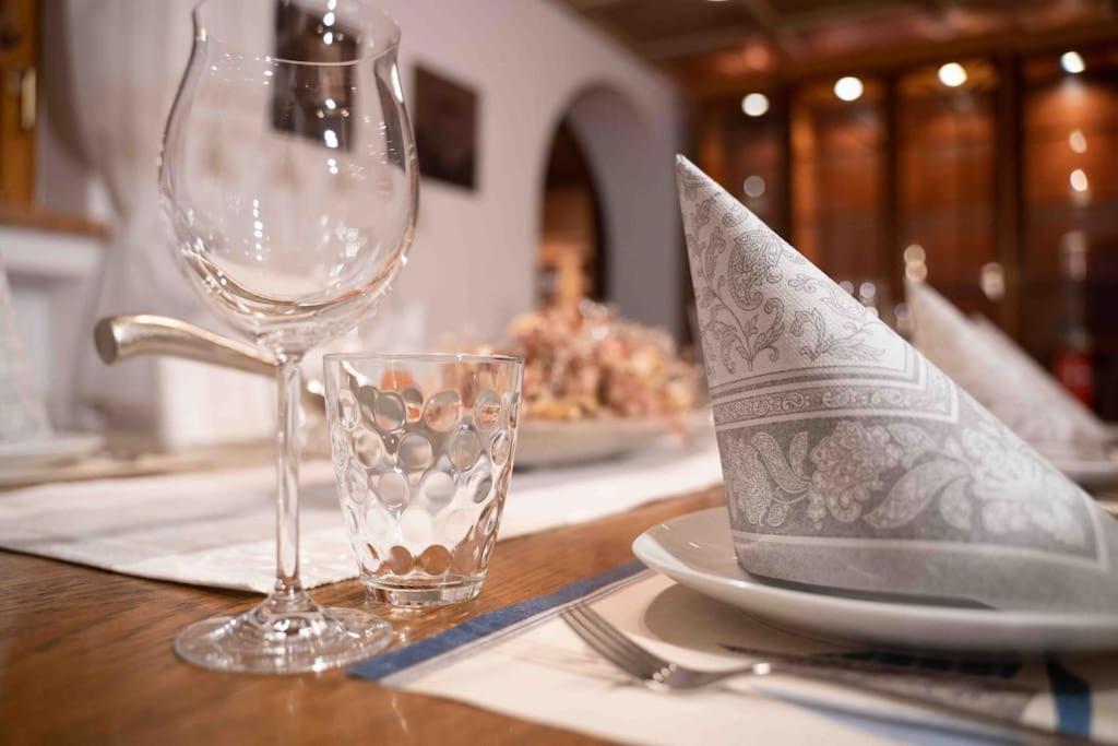 Whole Villa Munich, Alps View, Quiet And Spacious เฟลด์เคอร์เคน-เวสต์ตาฮัม ภายนอก รูปภาพ